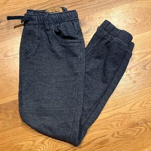 Levi Strauss Boys Dark Gray Jogger Pants. GUC. XL/13-15yrs